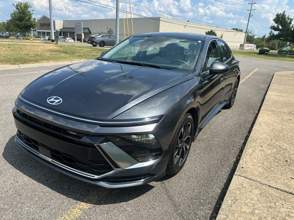 Vehicle photo 8