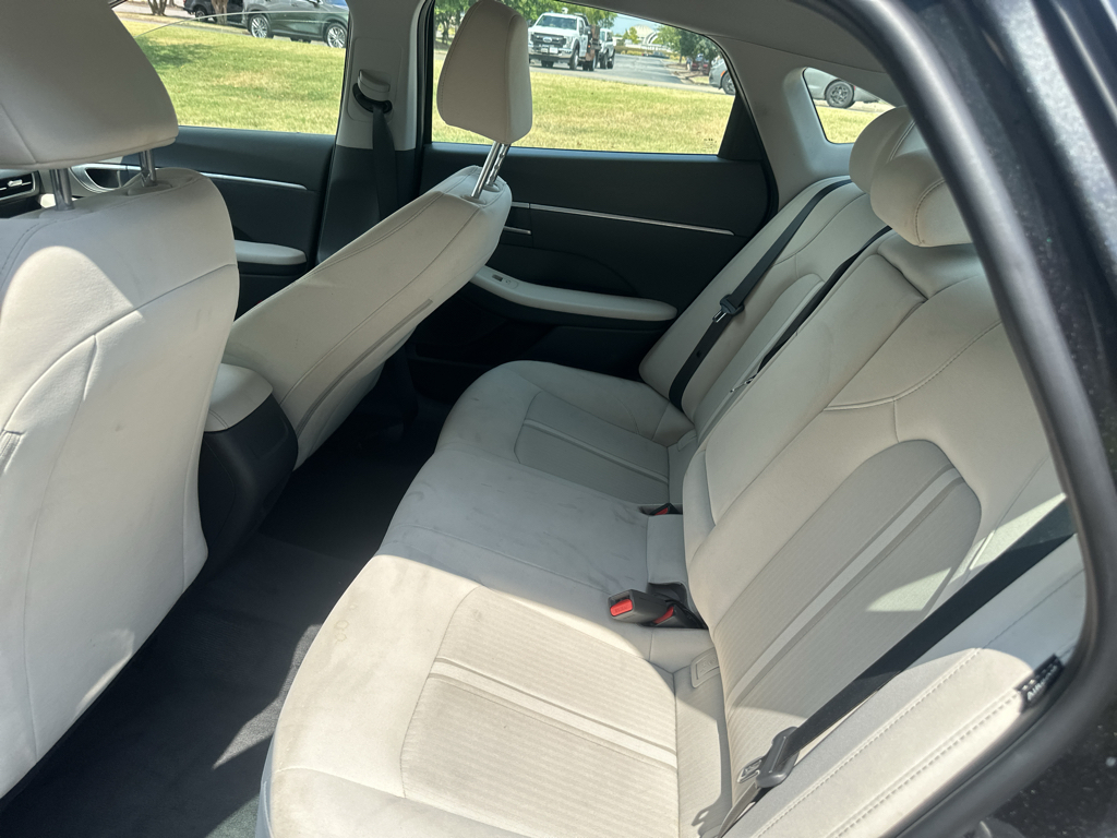 Vehicle photo 16