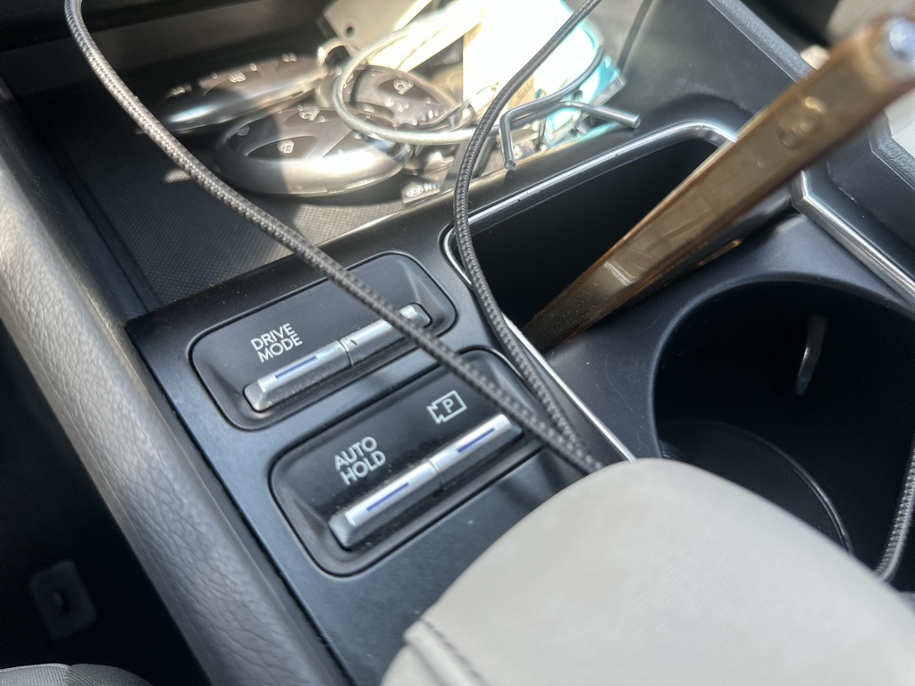 Vehicle photo 30