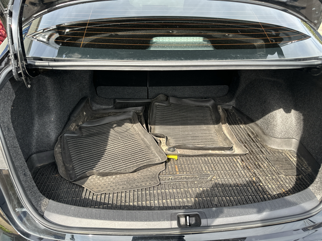 Vehicle photo 14