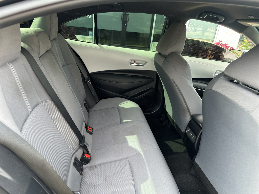 Vehicle photo 13