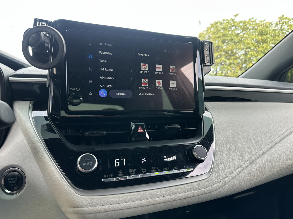Vehicle photo 21