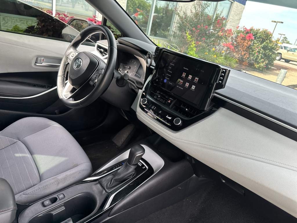Vehicle photo 11