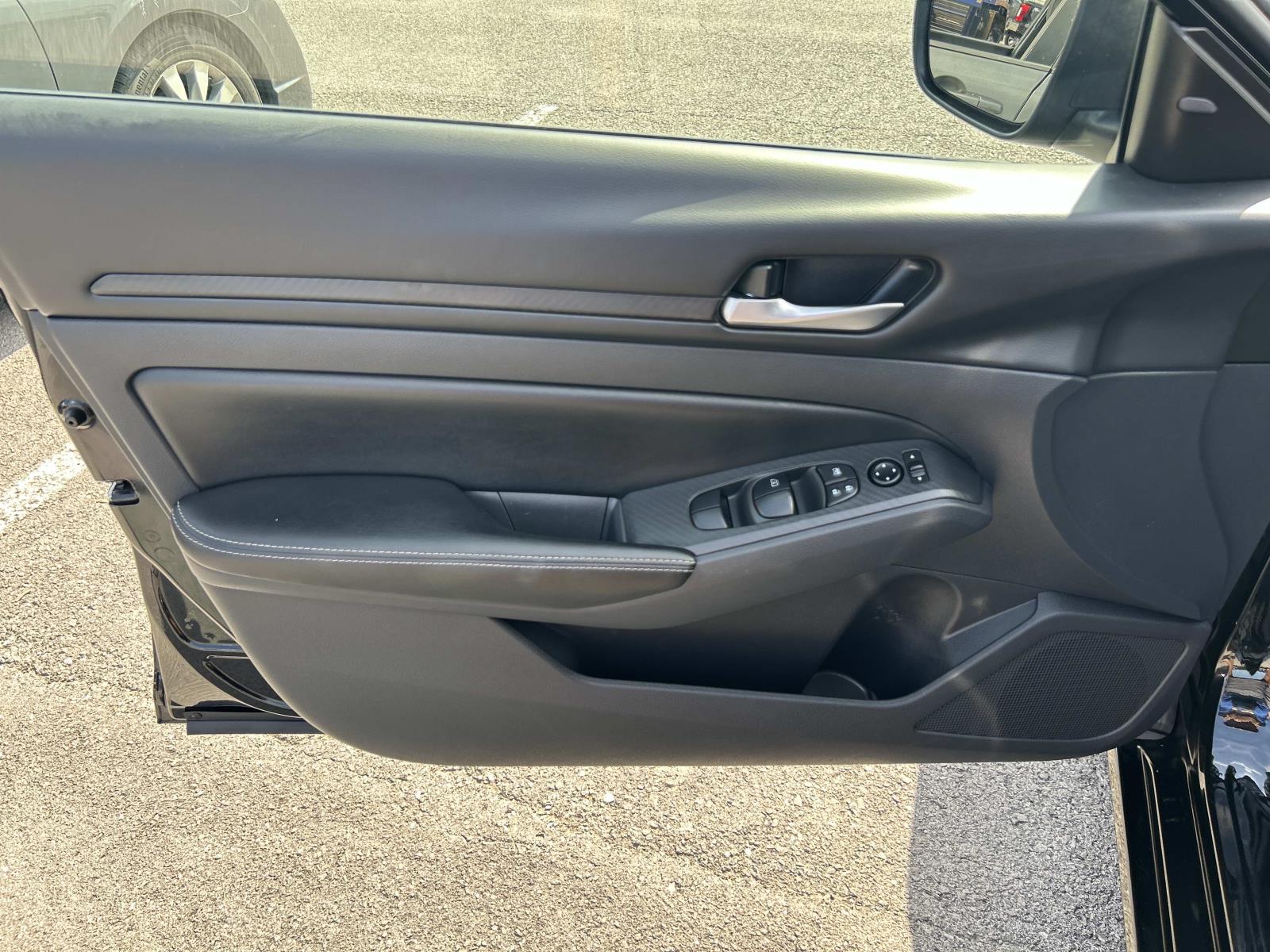 Used 2025 Nissan Altima Sedan