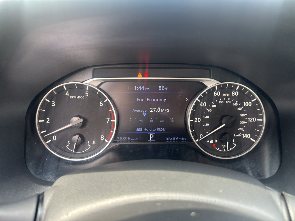Vehicle photo 25
