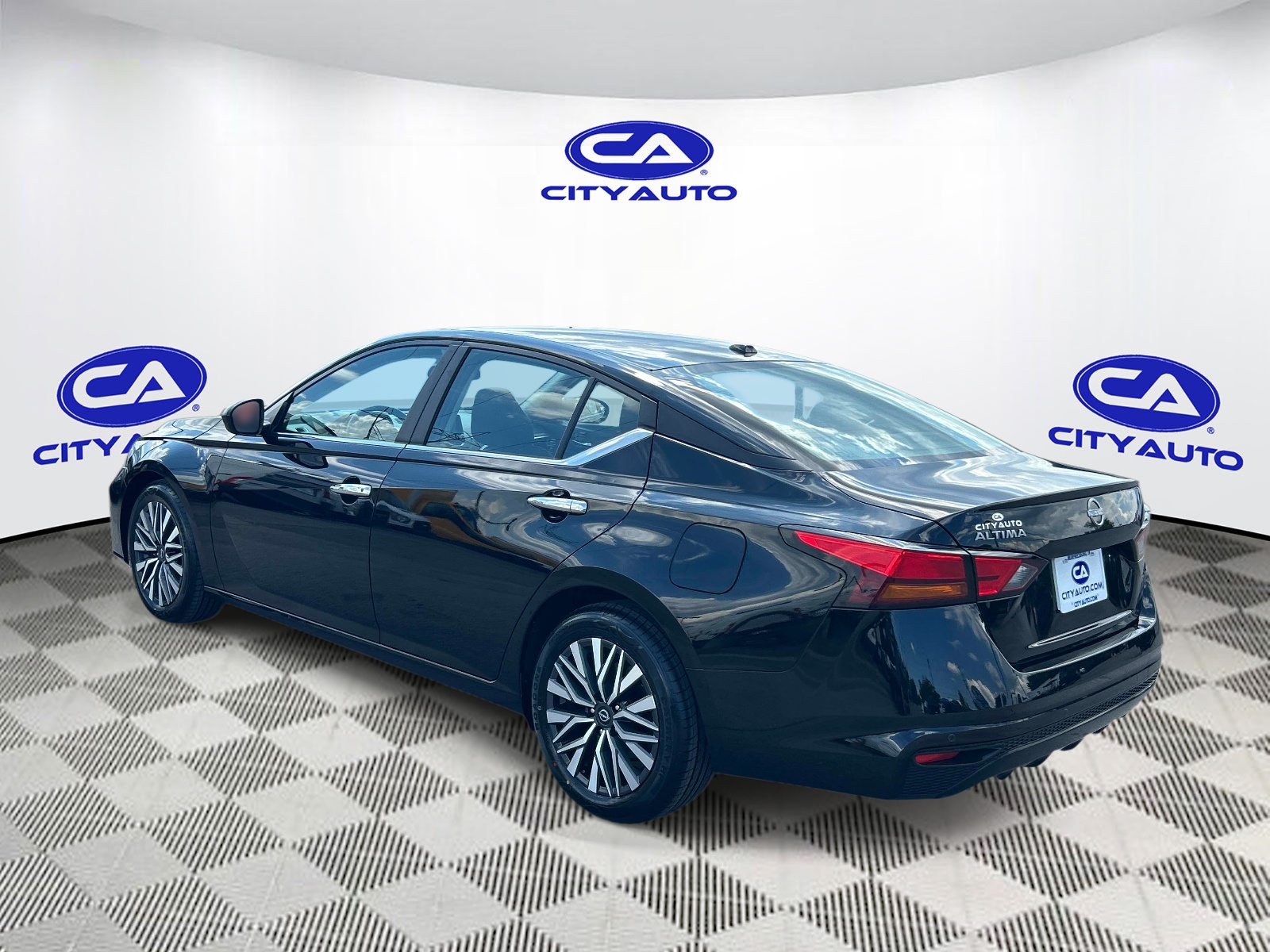 Used 2025 Nissan Altima Sedan