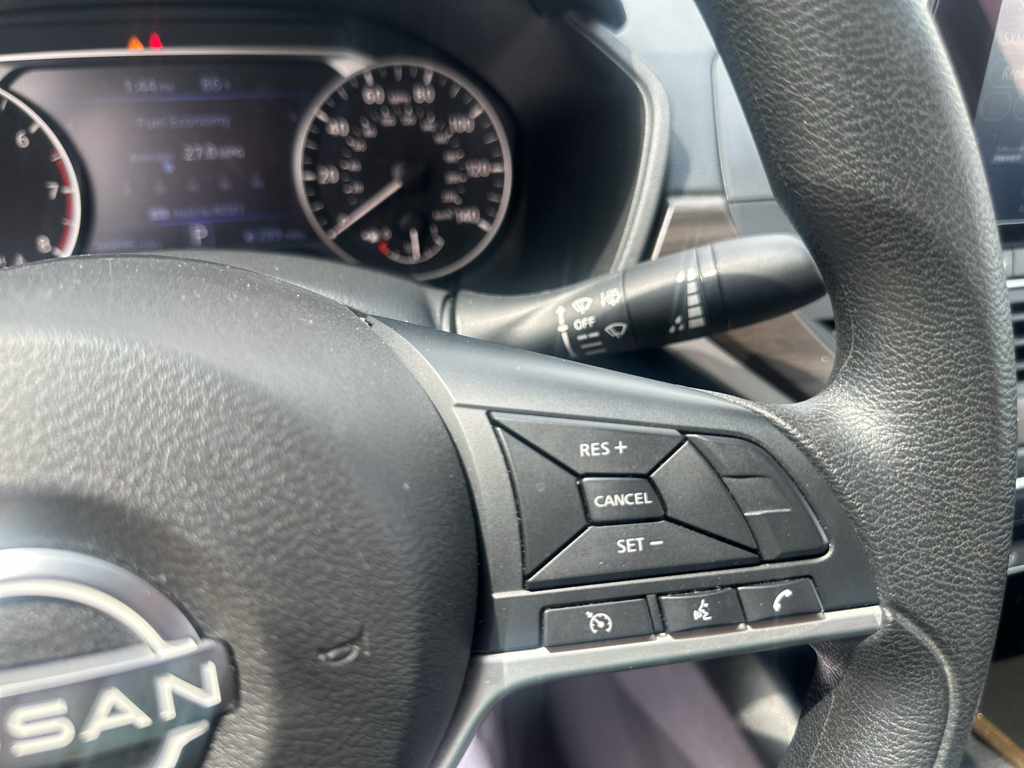 Vehicle photo 24