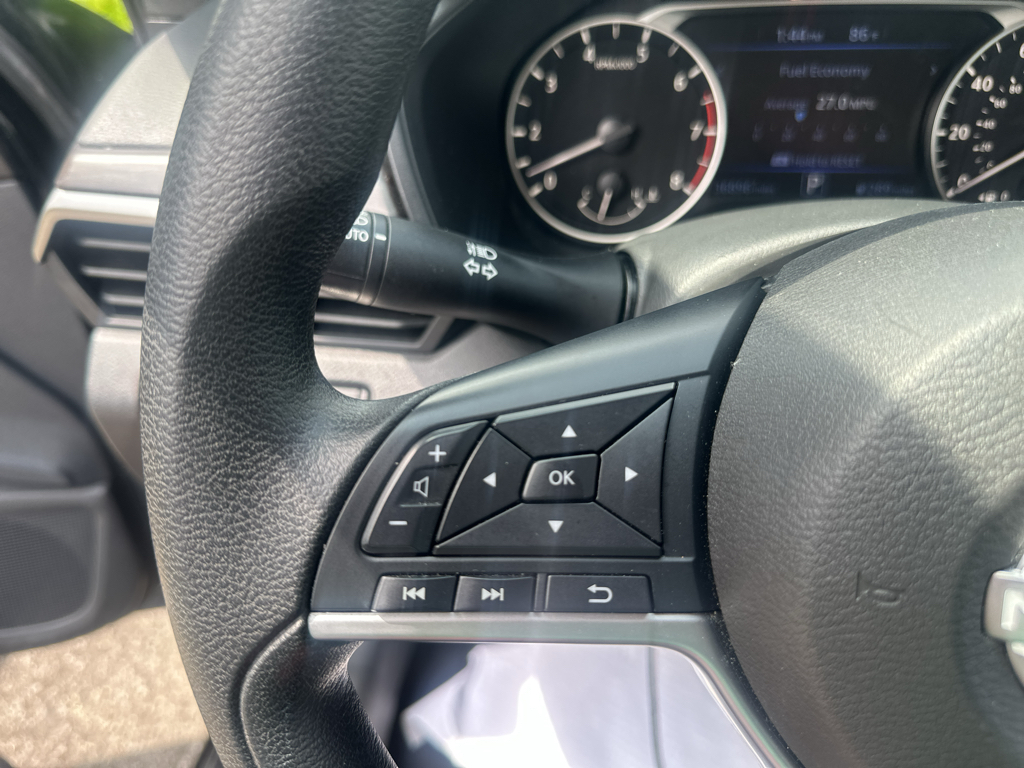 Vehicle photo 23
