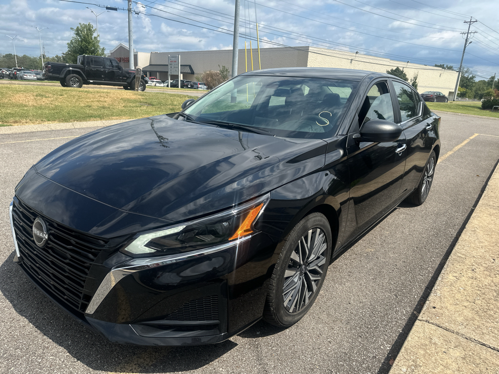 Vehicle photo 8