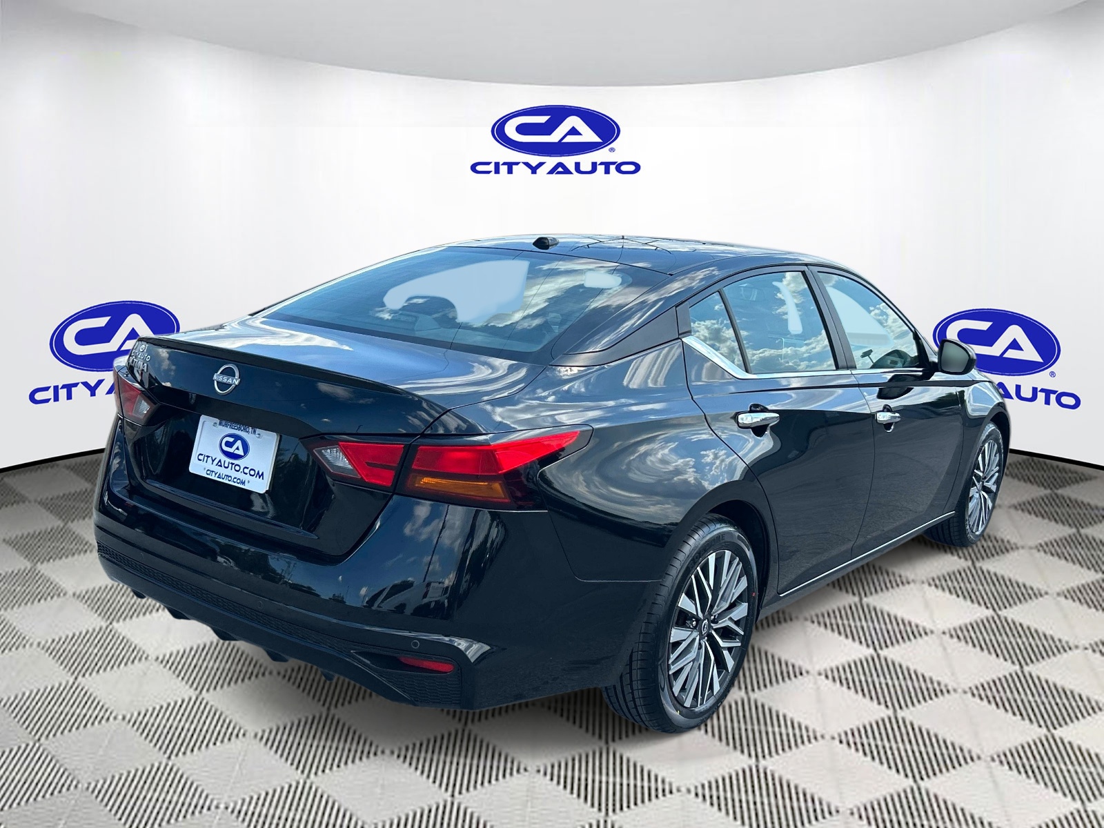 Used 2025 Nissan Altima Sedan