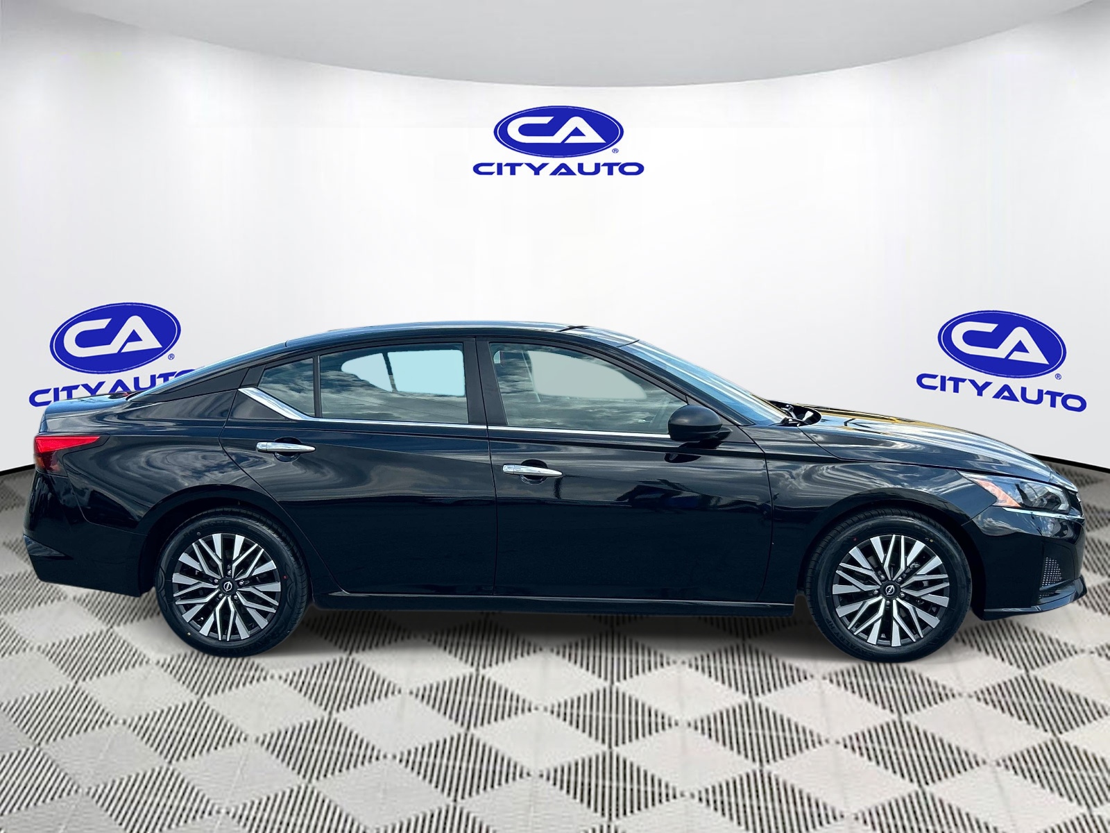 Used 2025 Nissan Altima Sedan