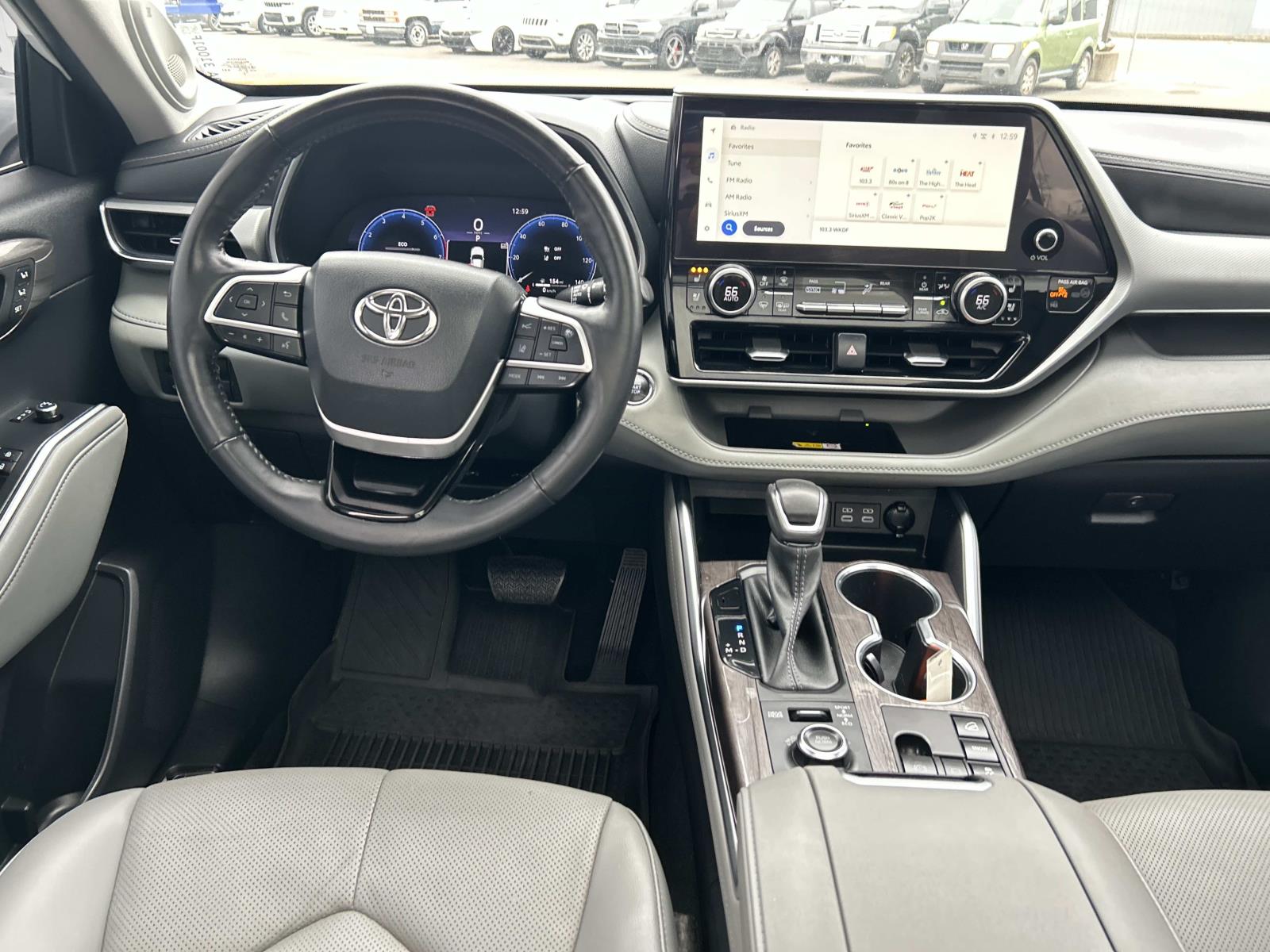 Used 2023 Toyota Highlander SUV