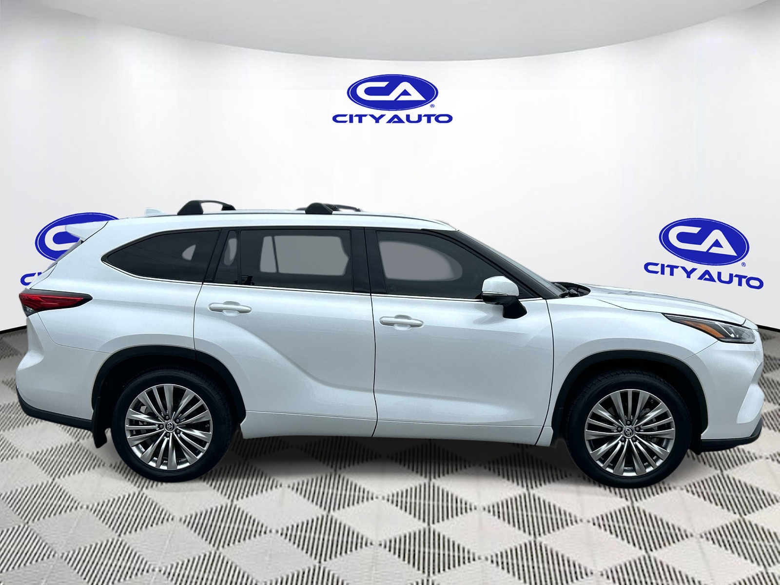 Used 2023 Toyota Highlander SUV