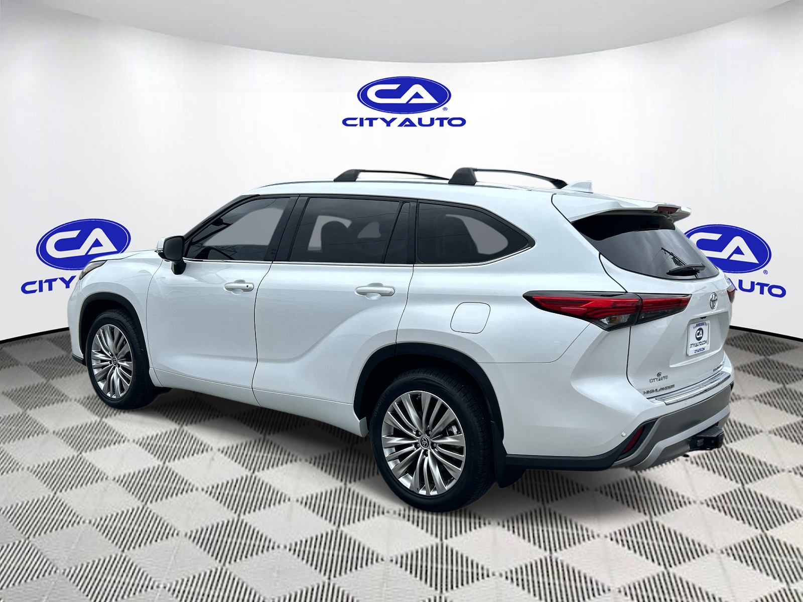 Used 2023 Toyota Highlander SUV