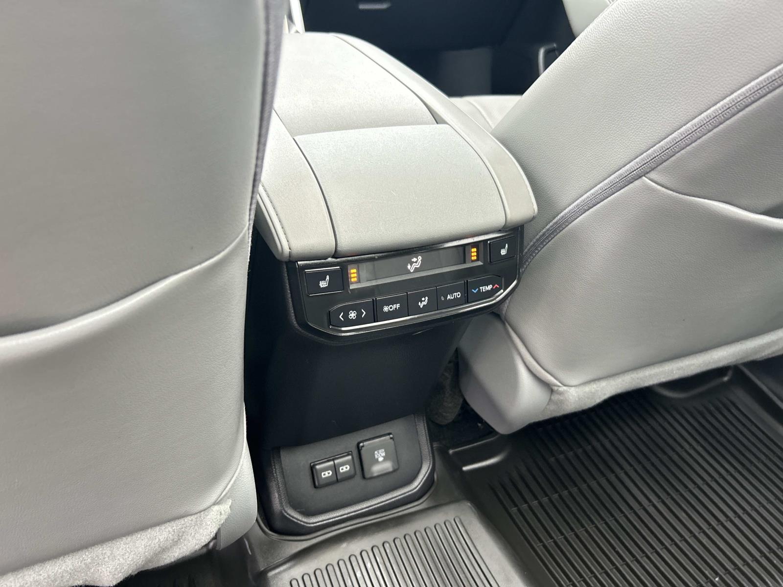 Used 2023 Toyota Highlander SUV