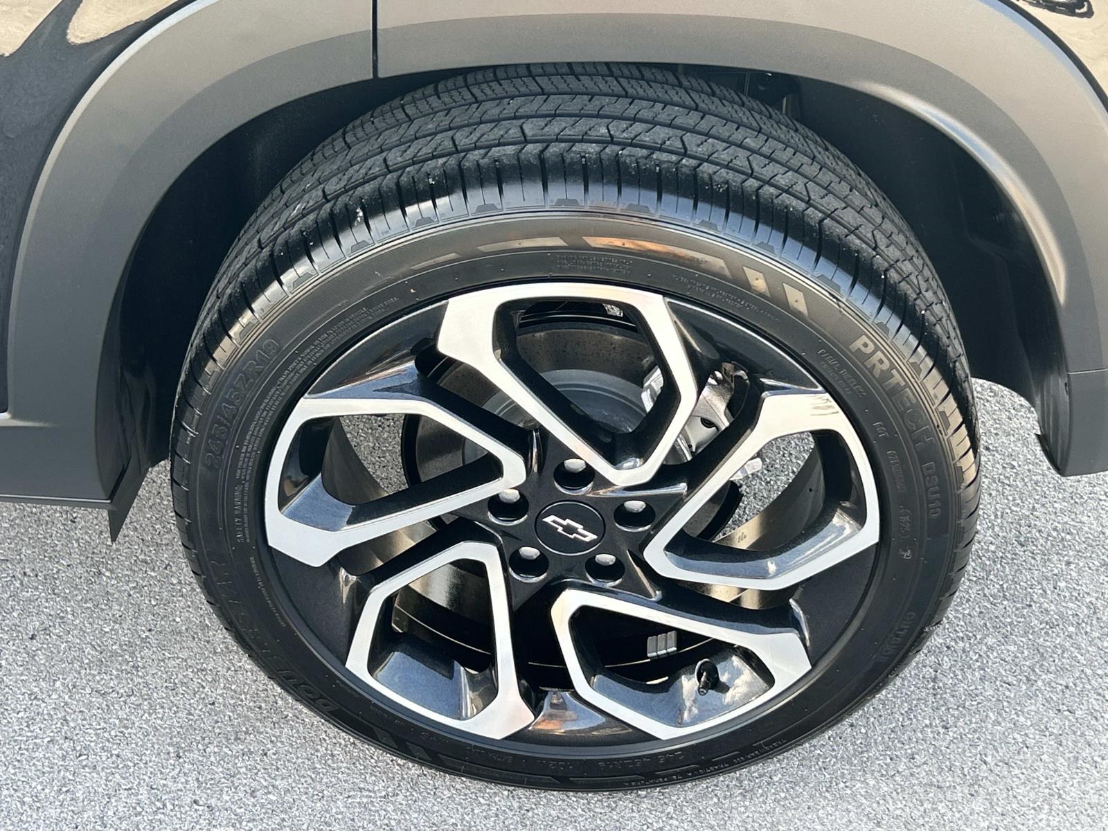 Used 2025 Chevrolet Trax SUV
