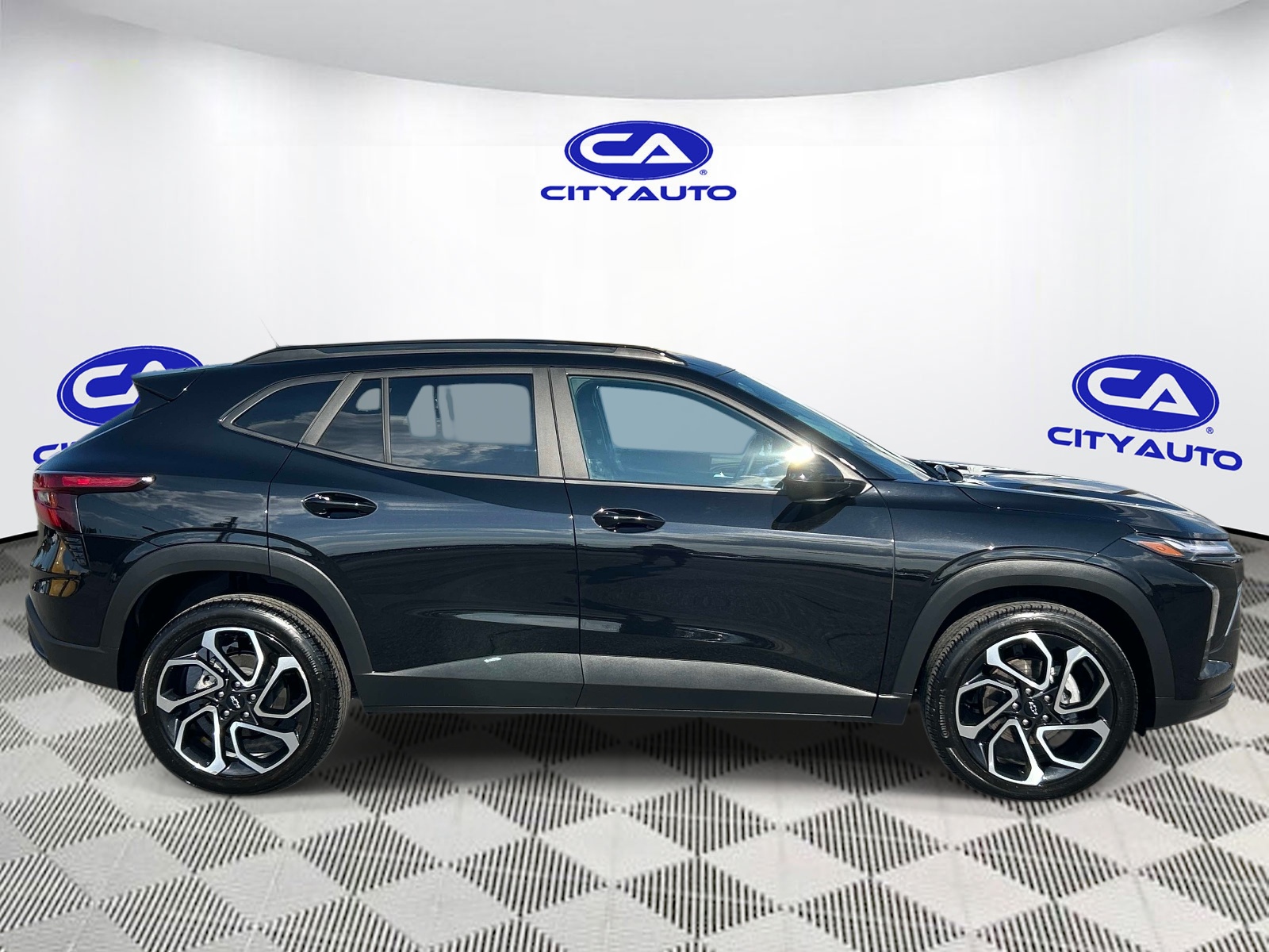 Used 2025 Chevrolet Trax SUV