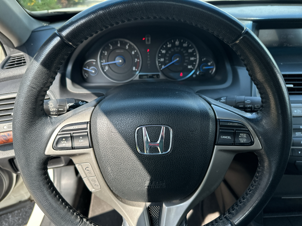Vehicle photo 19
