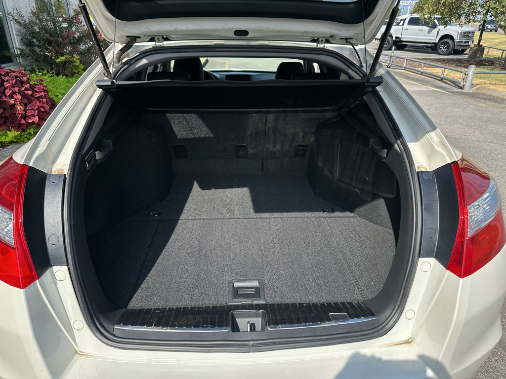 Vehicle photo 14