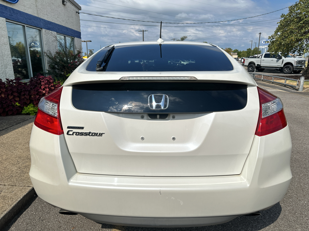 Vehicle photo 5