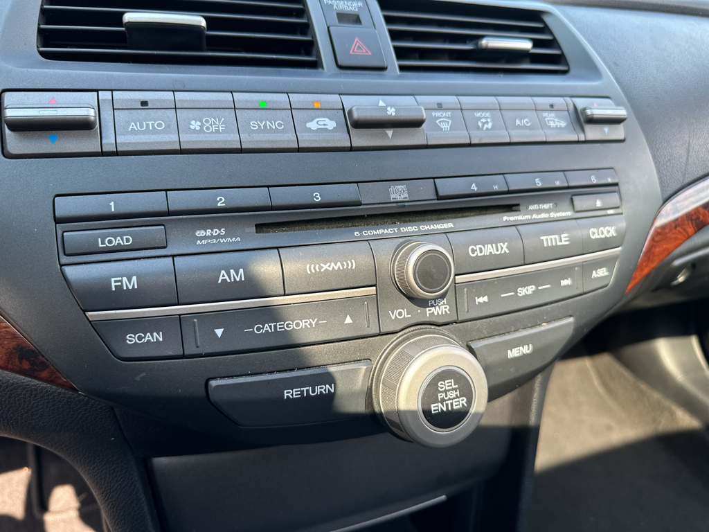 Vehicle photo 25