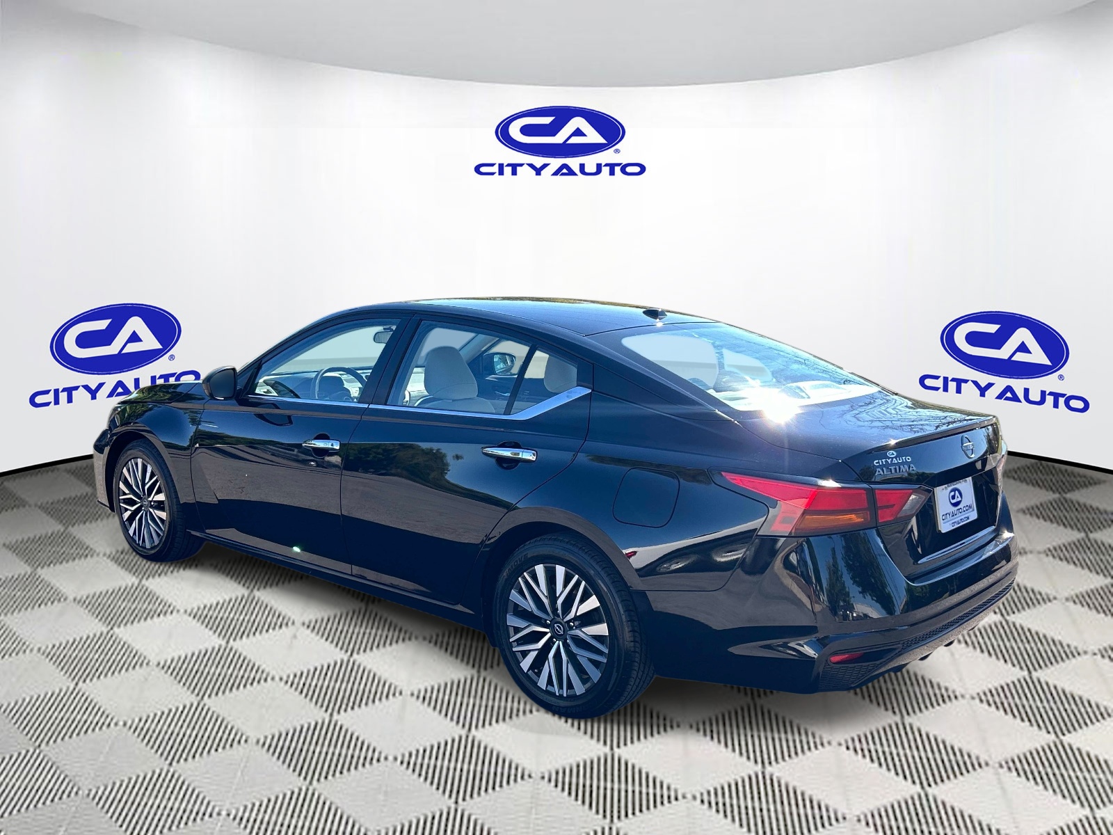Used 2024 Nissan Altima Sedan