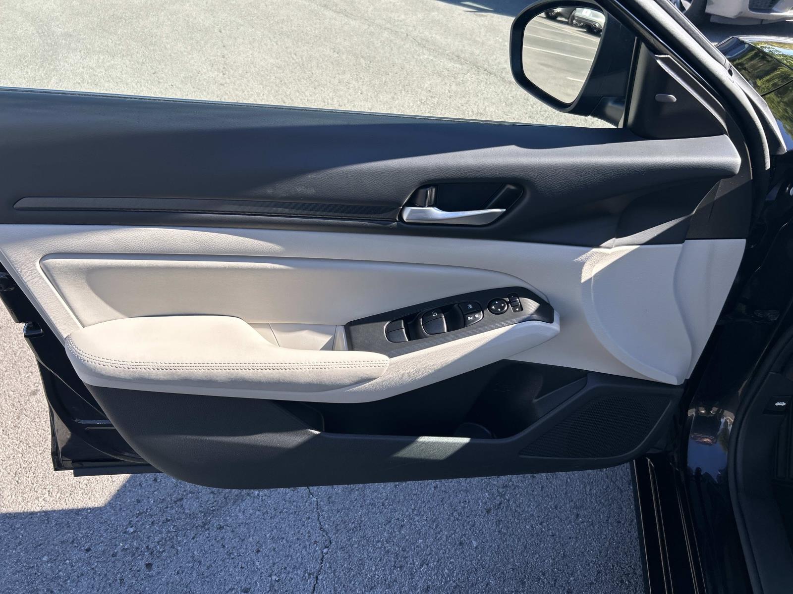 Used 2024 Nissan Altima Sedan