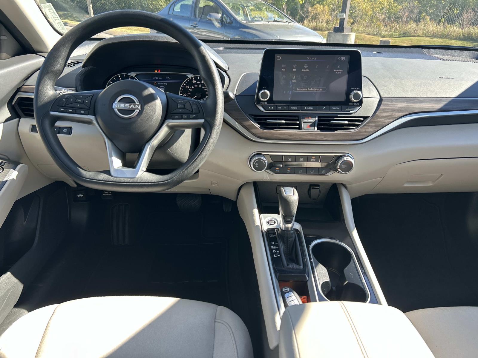 Used 2024 Nissan Altima Sedan