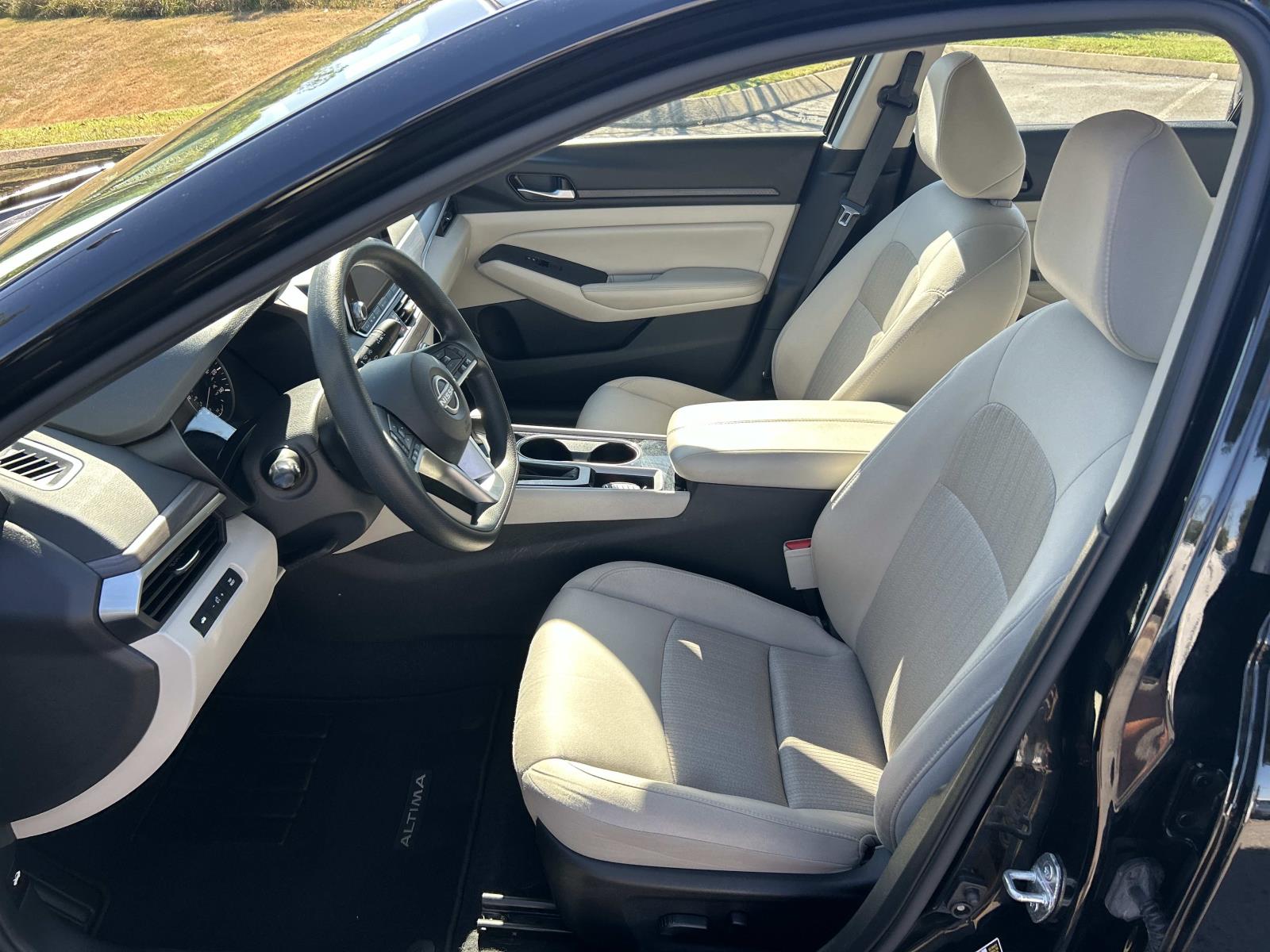 Used 2024 Nissan Altima Sedan