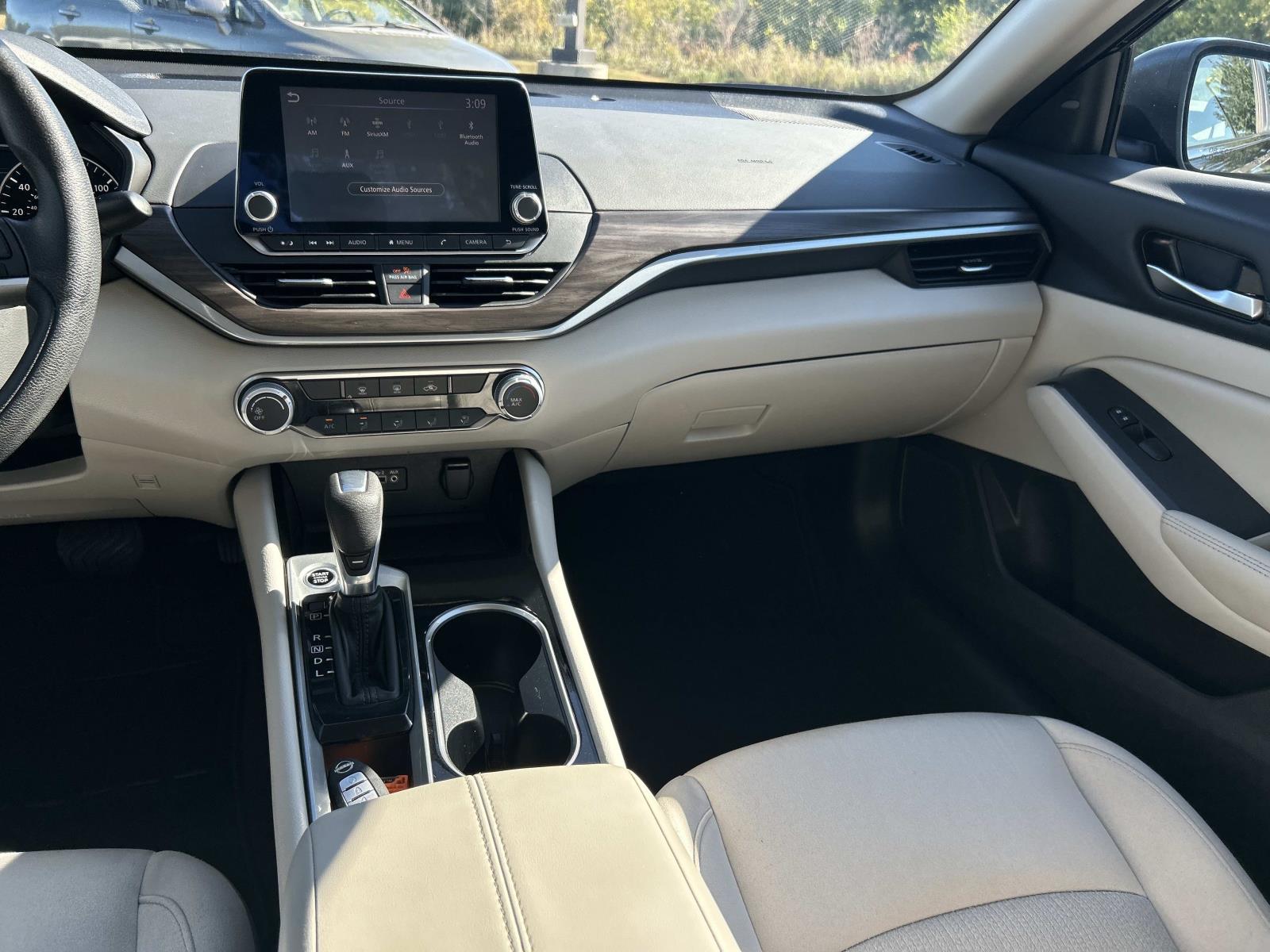Used 2024 Nissan Altima Sedan