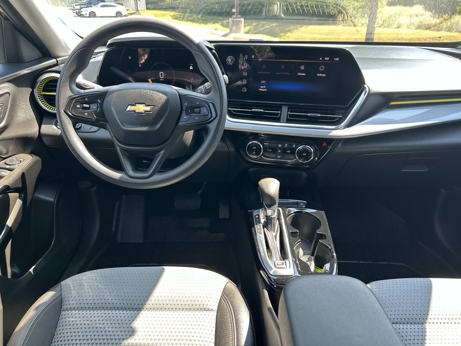 Used 2024 Chevrolet Trax SUV