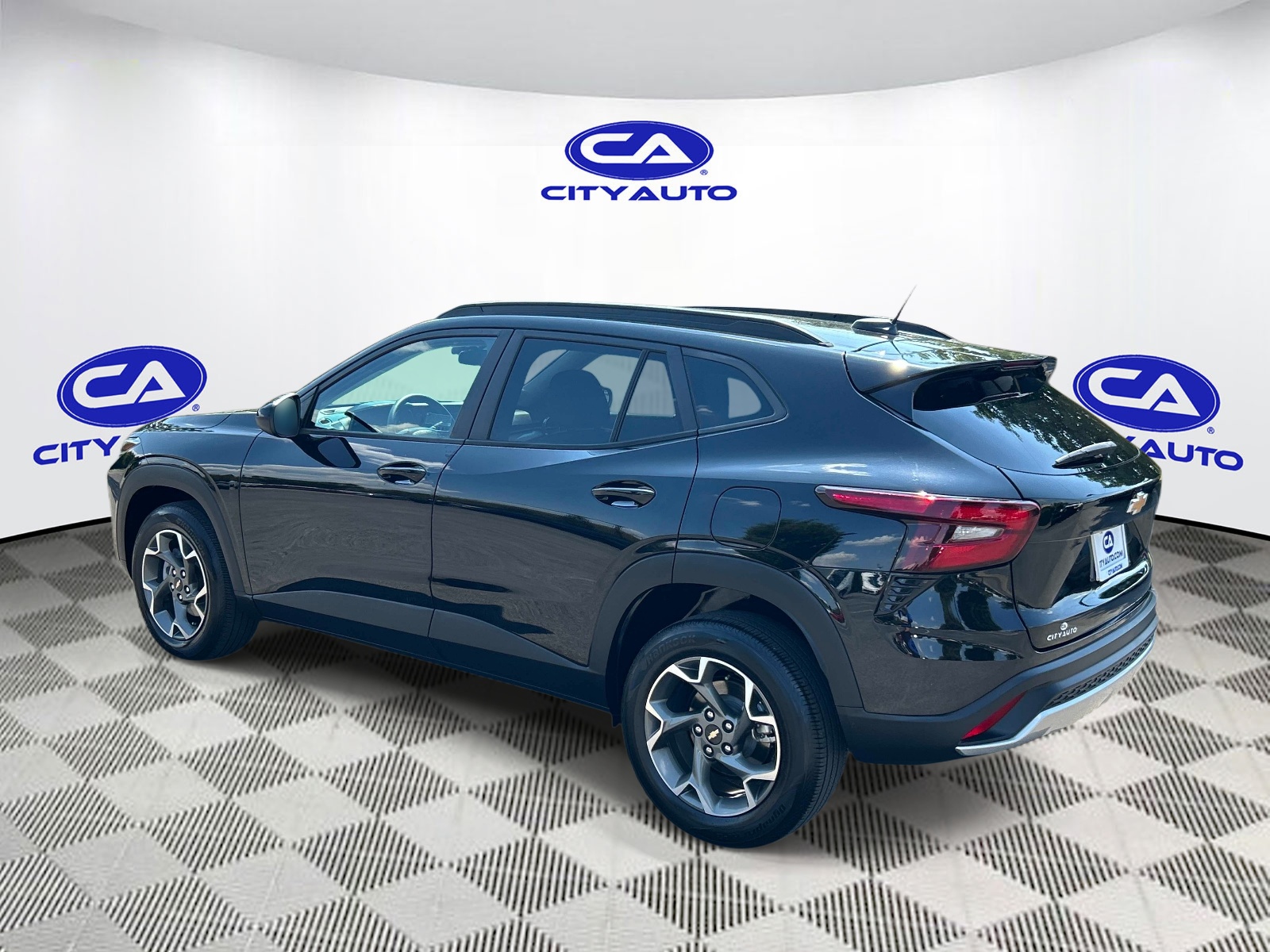 Used 2024 Chevrolet Trax SUV