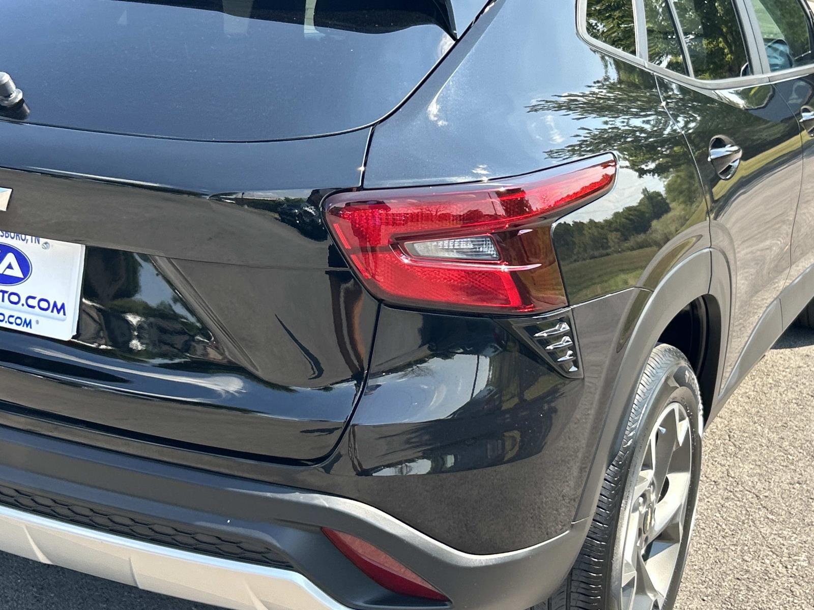 Used 2024 Chevrolet Trax SUV
