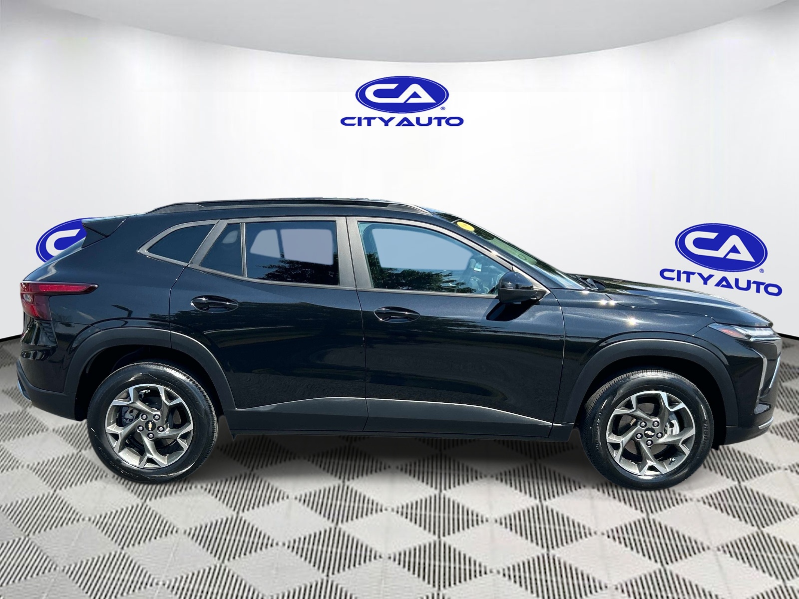 Used 2024 Chevrolet Trax SUV