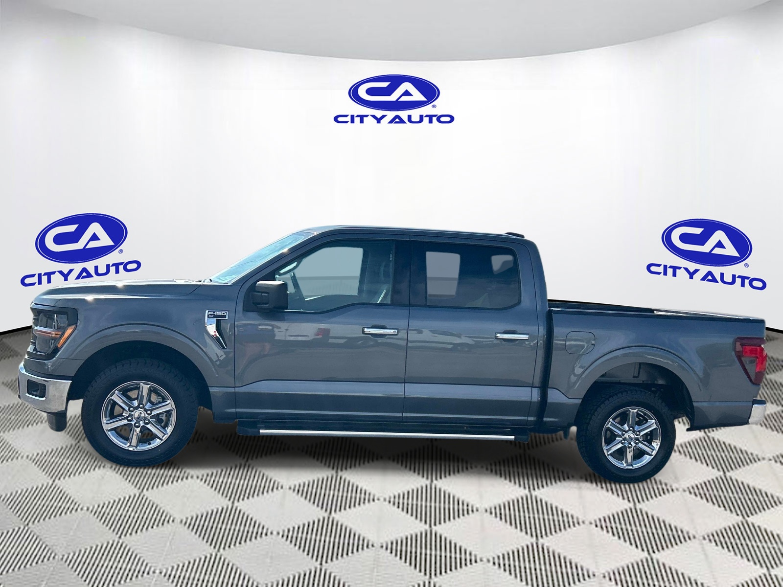 Vehicle photo 7