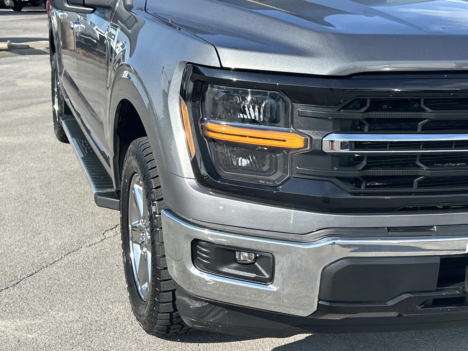 Vehicle photo 11