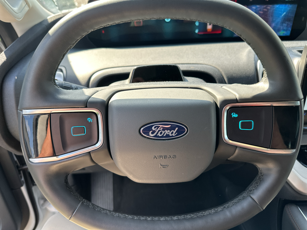 Used 2025 Ford Expedition SUV