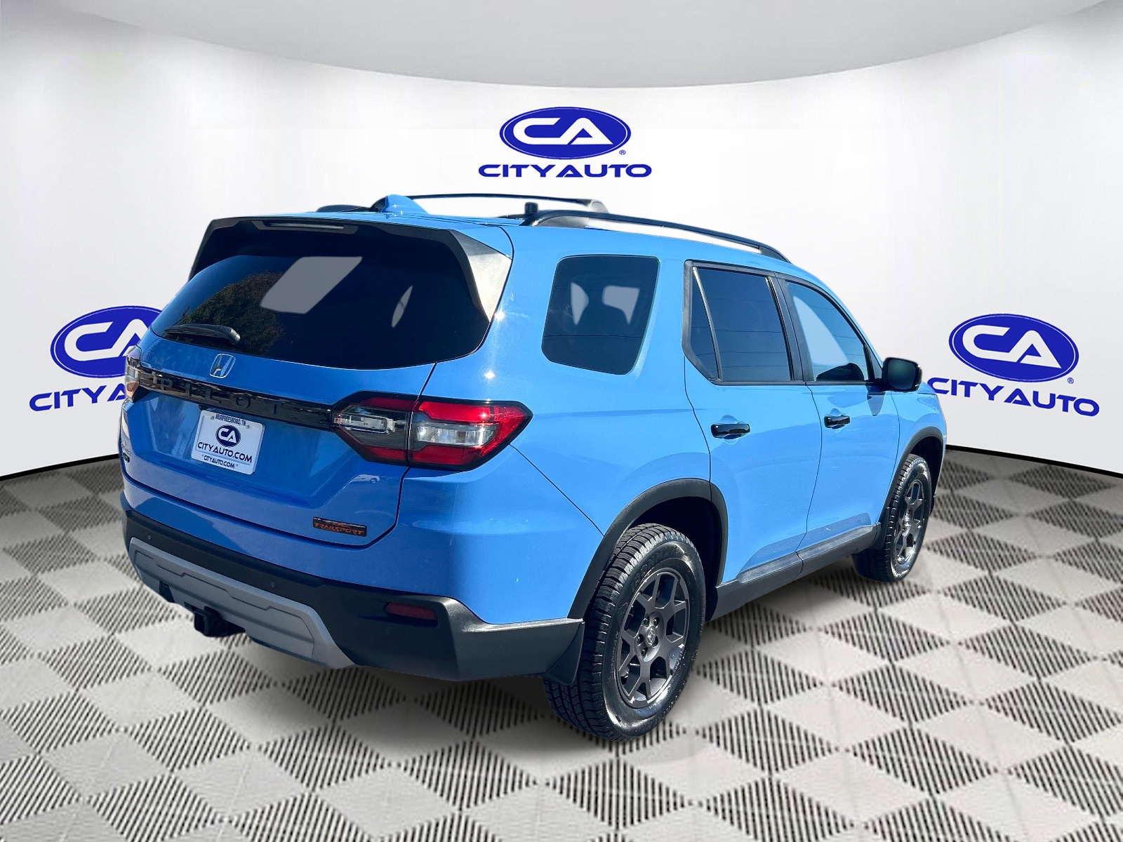 Vehicle photo 3