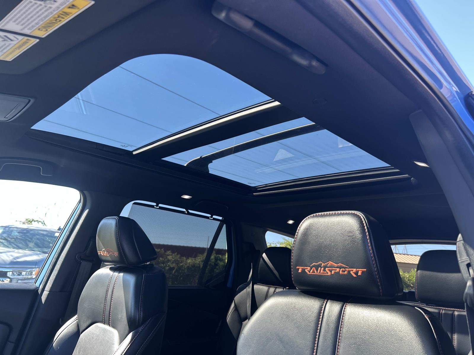 Vehicle photo 30