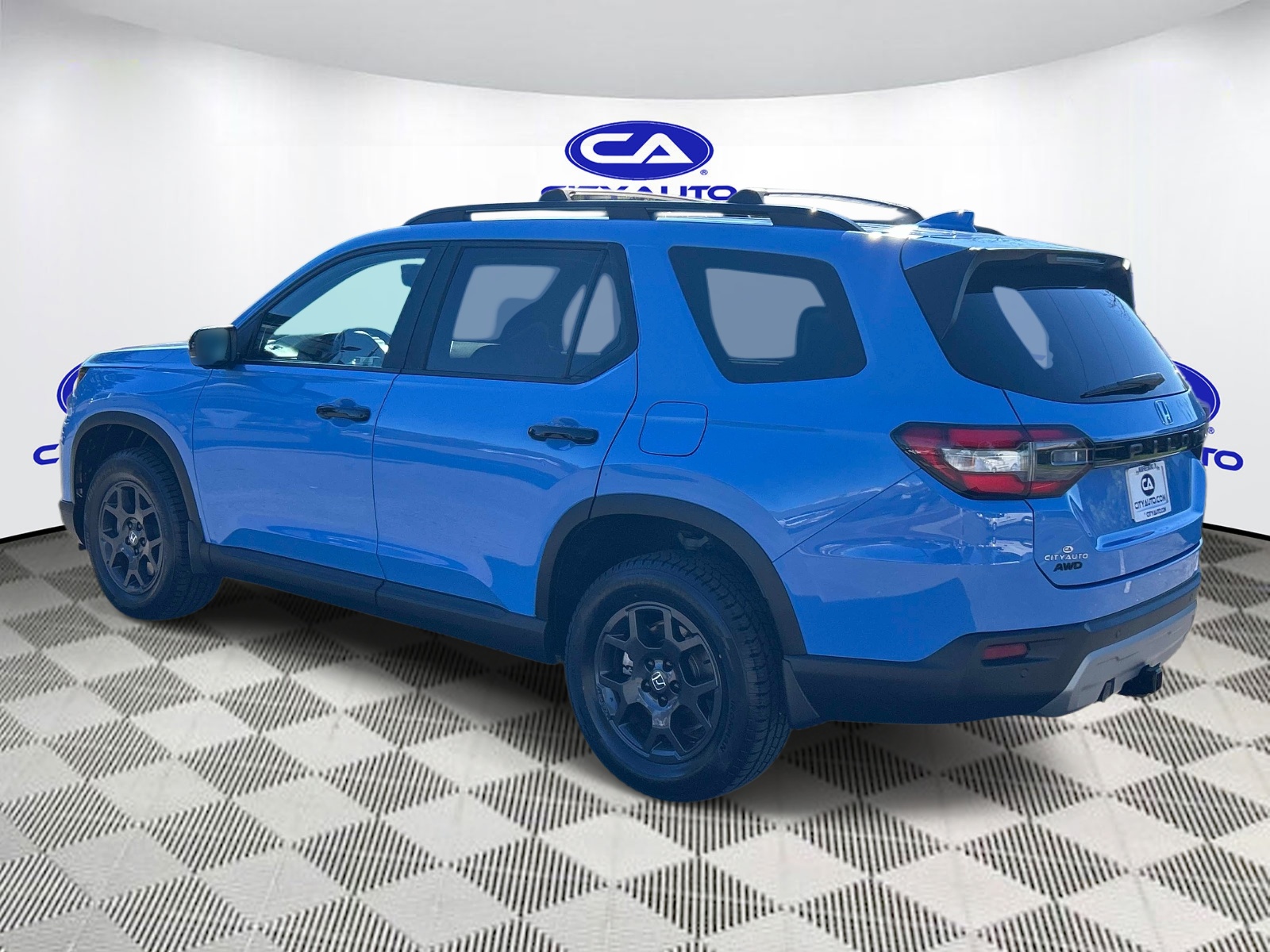 Vehicle photo 5