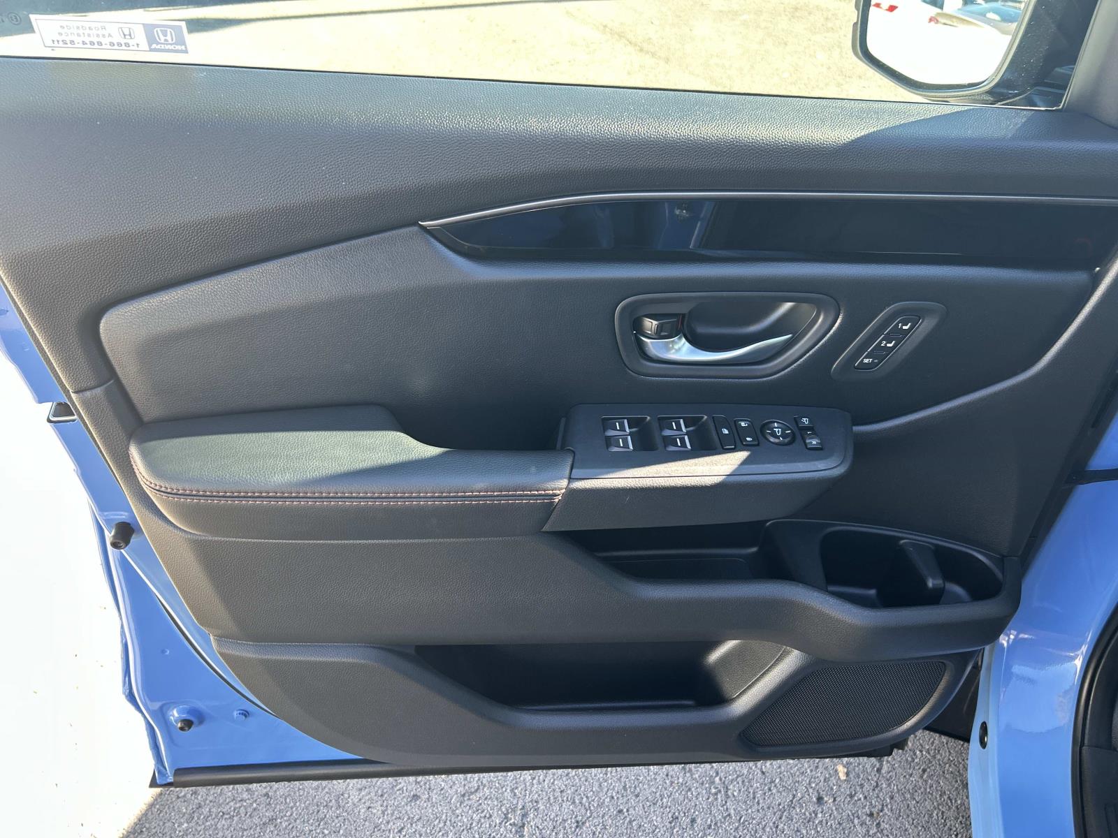 Vehicle photo 31