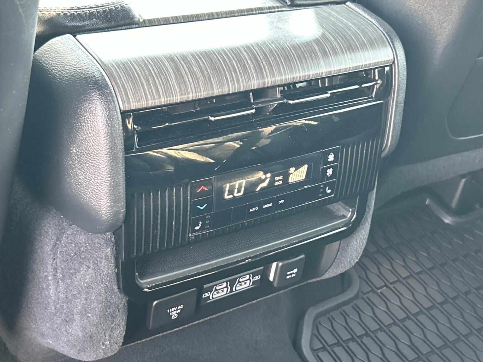 Used 2024 Jeep Wagoneer SUV