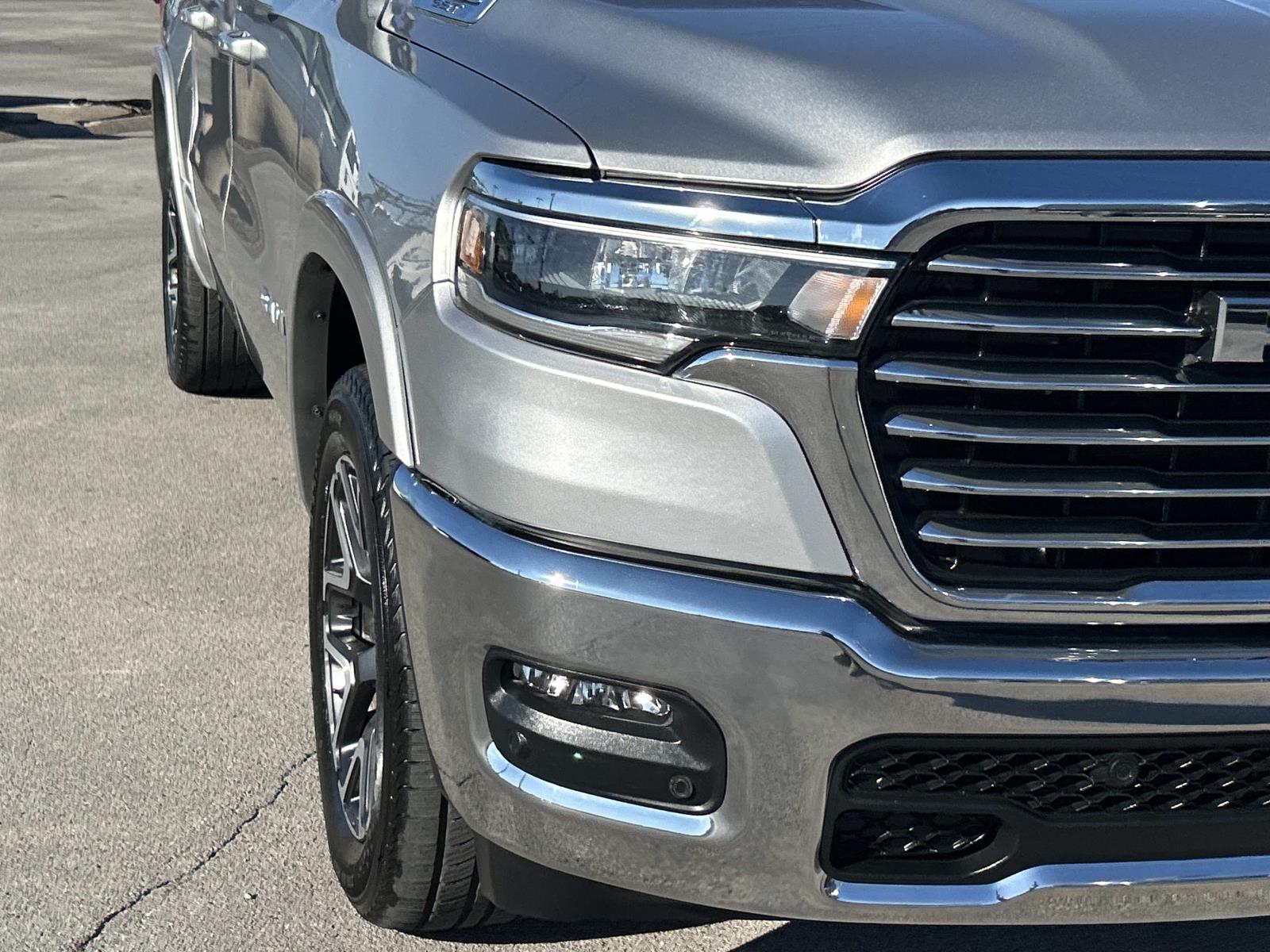 Vehicle photo 11