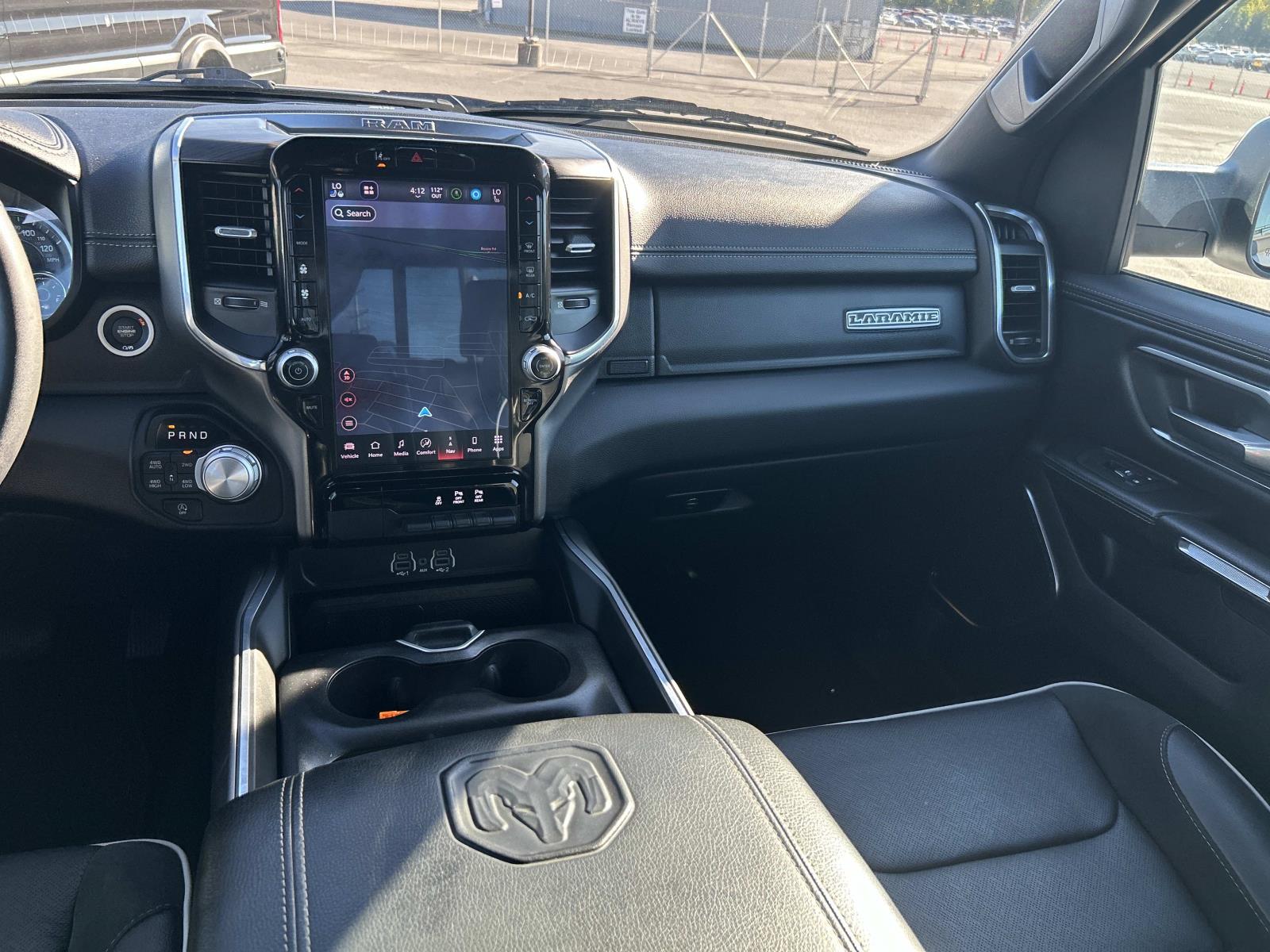 Vehicle photo 26