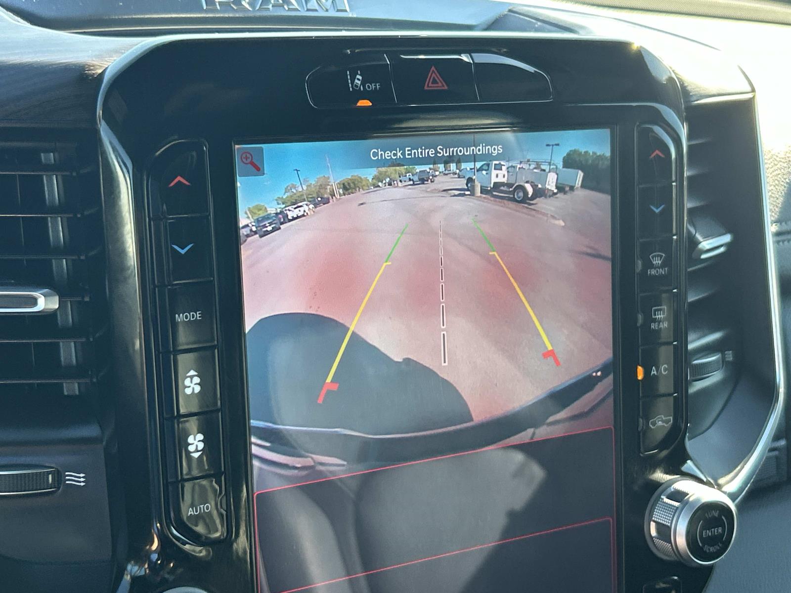 Vehicle photo 35