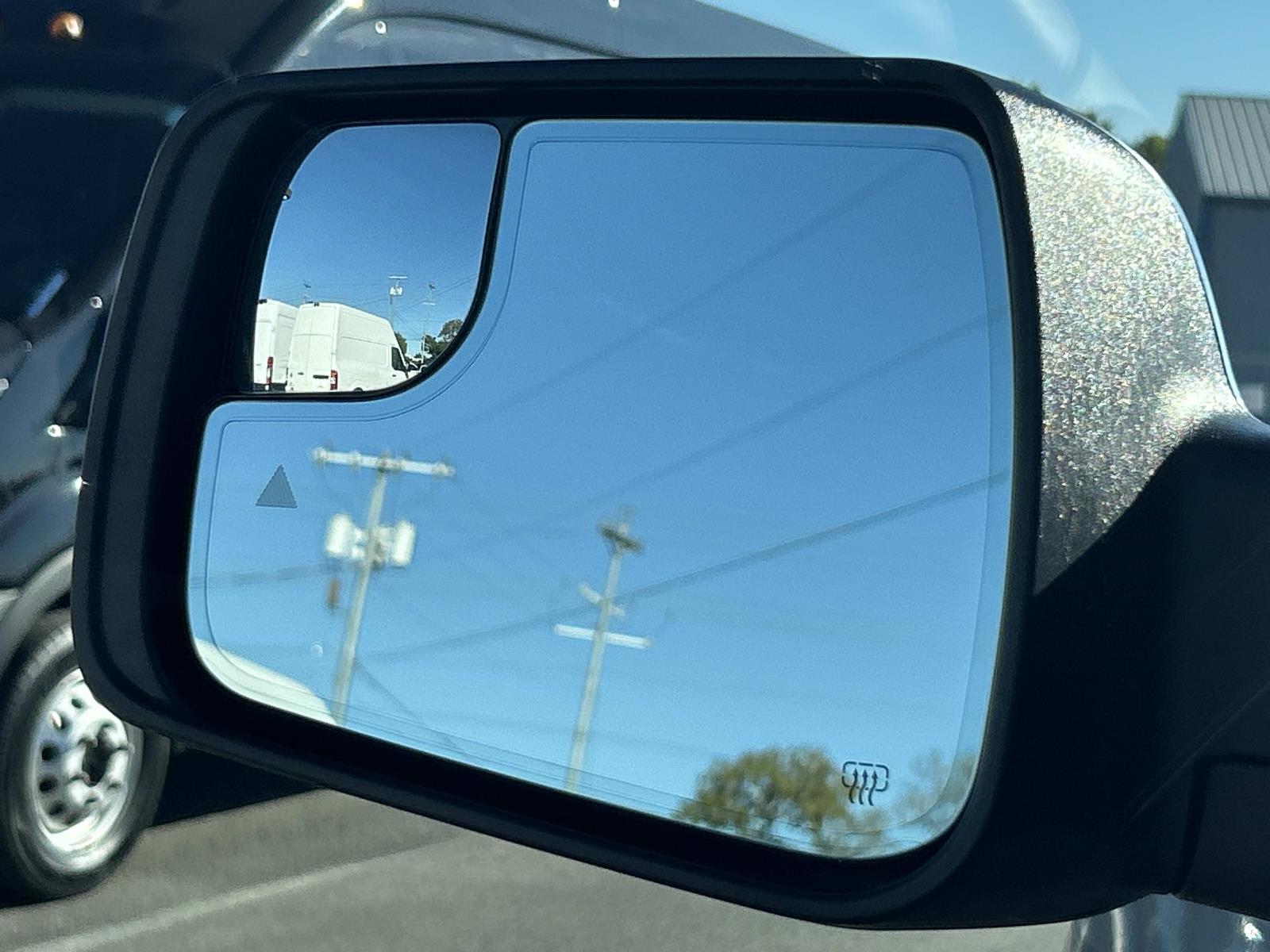 Vehicle photo 20