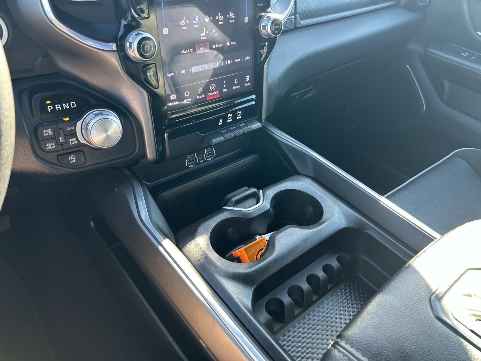 Vehicle photo 38