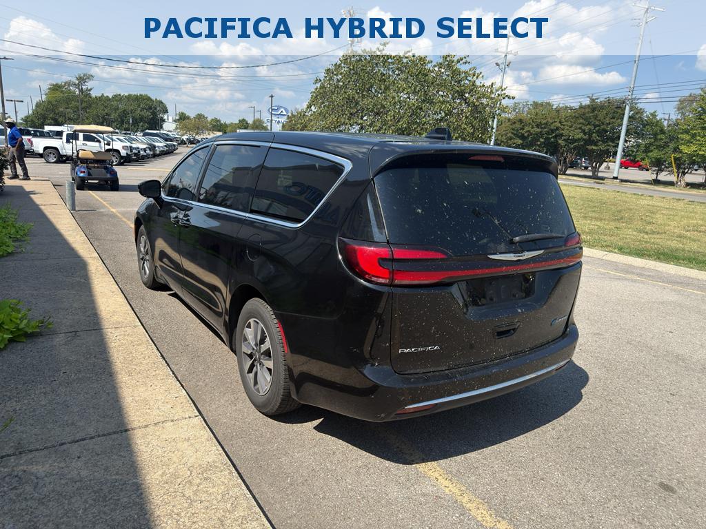 Used 2024 Chrysler Pacifica Van