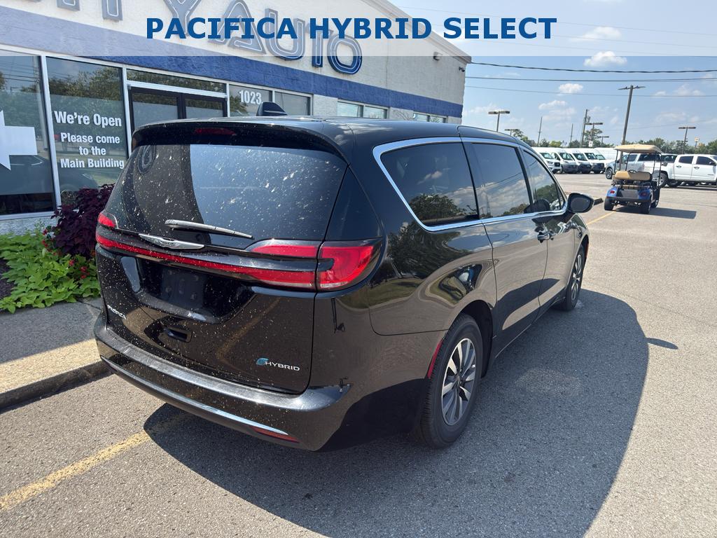Used 2024 Chrysler Pacifica Van