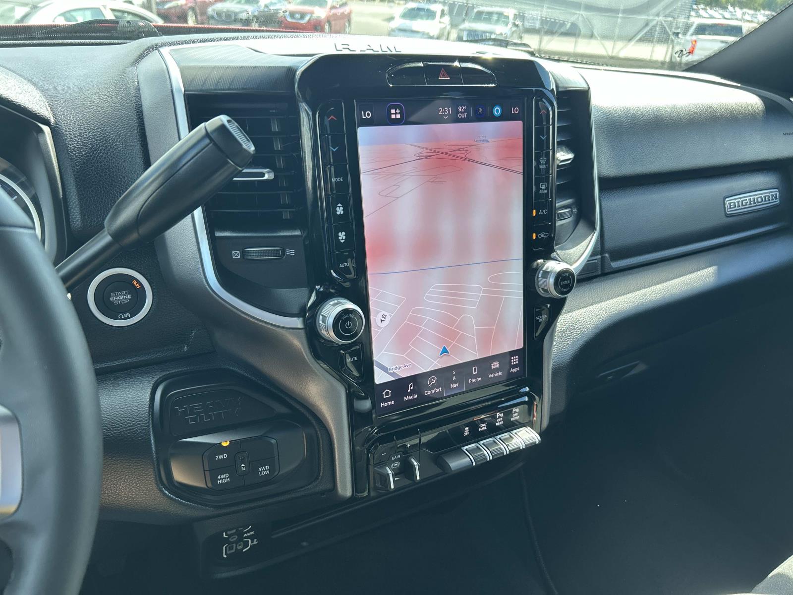 Vehicle photo 31